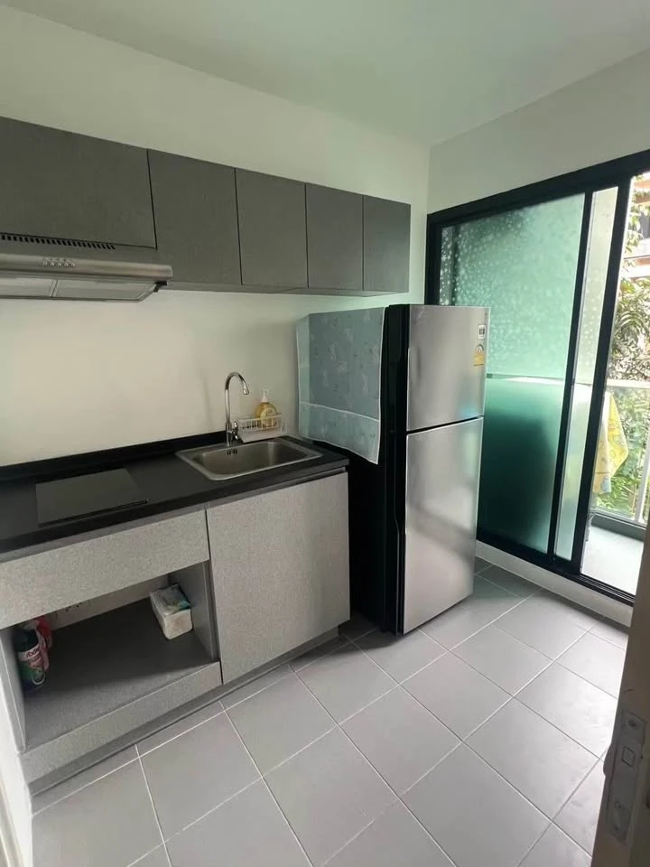 Selling a ready-to-move-in condo at The Excel Ratchada 18. Complete amenities, great price. Book now, don't miss out!