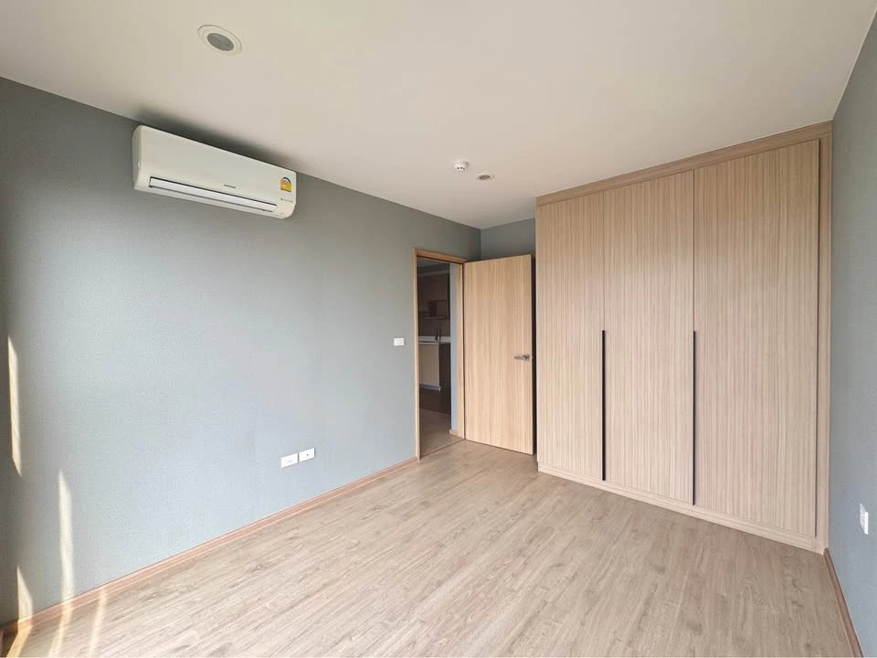 Condo for sale: The MOST Issaraphap, corner room, city view, airy and comfortable, every room has windows to let in light, quiet, buy now.