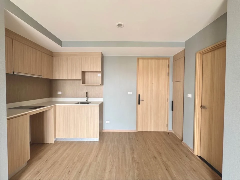 Condo for sale: The MOST Issaraphap, corner room, city view, airy and comfortable, every room has windows to let in light, quiet, buy now.
