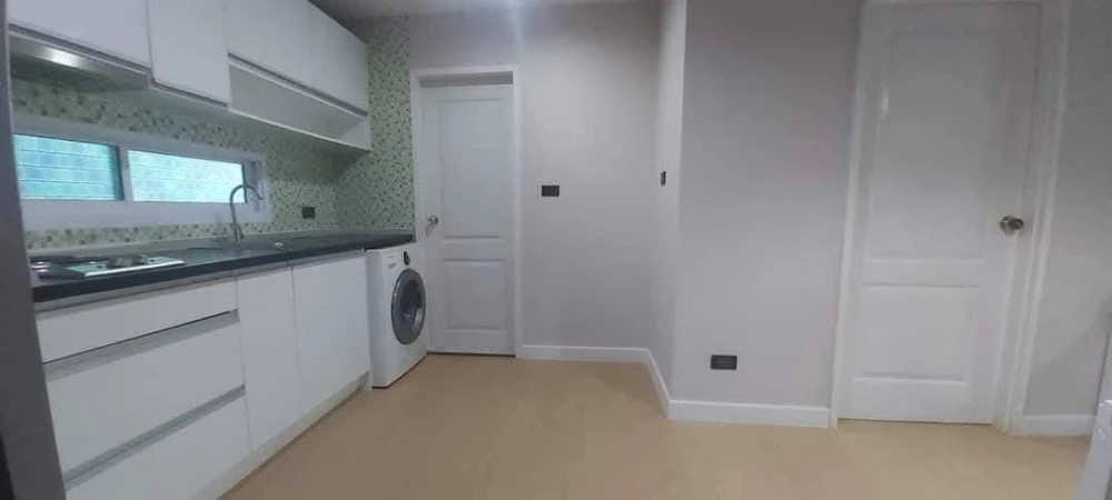 Condo for sale, The Next Sukhumvit 52, 2nd floor, spacious room. Fully furnished Just come and move in.
