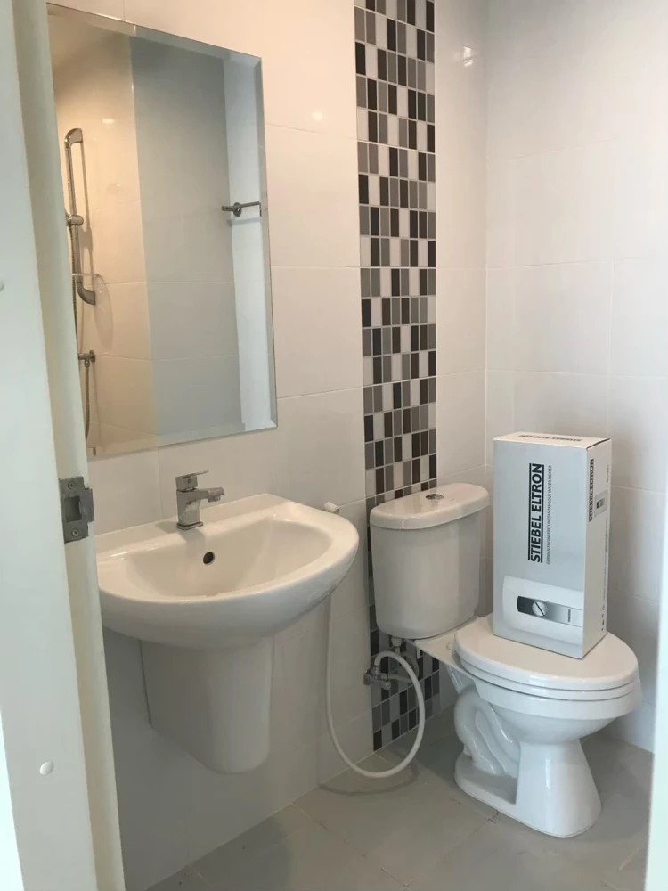 Condo for sale The Niche ID Seri Thai, 6th floor, size 28 sq m., garden side, room in a quiet corner, don't miss it!