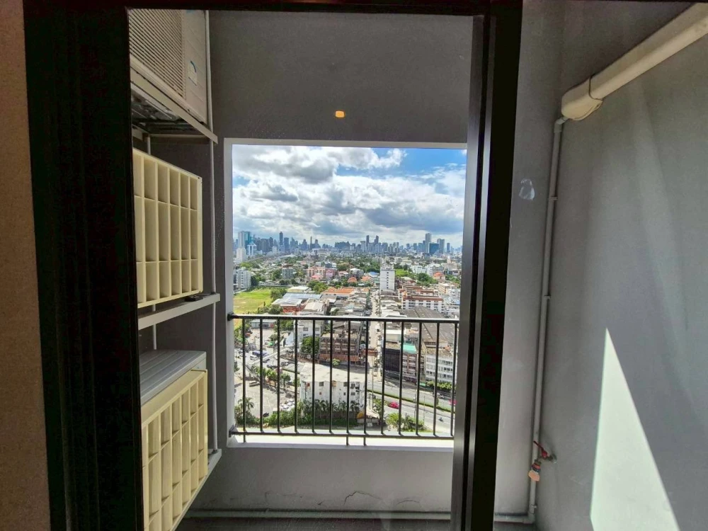 Condo for sale/rent: The Privacy Rama 9, empty room, spacious, high floor, city view. Reserve now, don't miss out!