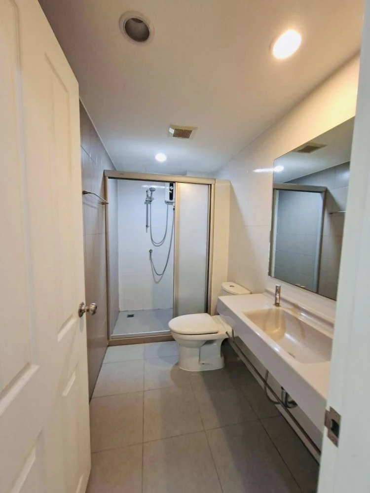 Condo for sale: U Delight Resident Phatthanakan-Thonglor. Ready to move in. Spacious room, suitable for a family. Fully furnished. Reserve now!