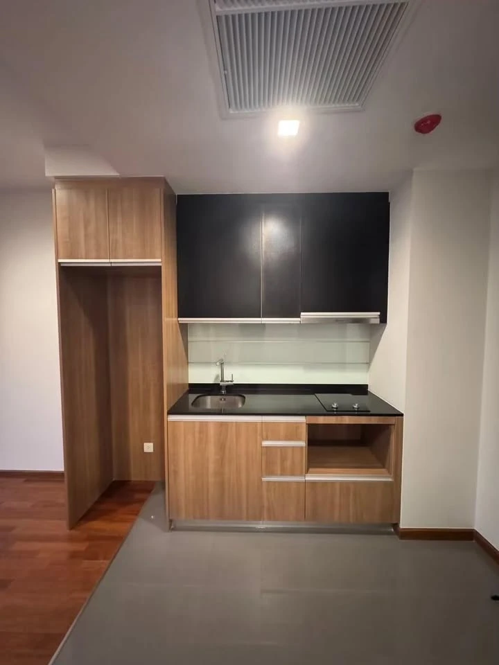 Condo for sale: Wish Signature Midtown Siam, corner room with a nice view to the north, spacious and comfortable, book now before you miss out!!