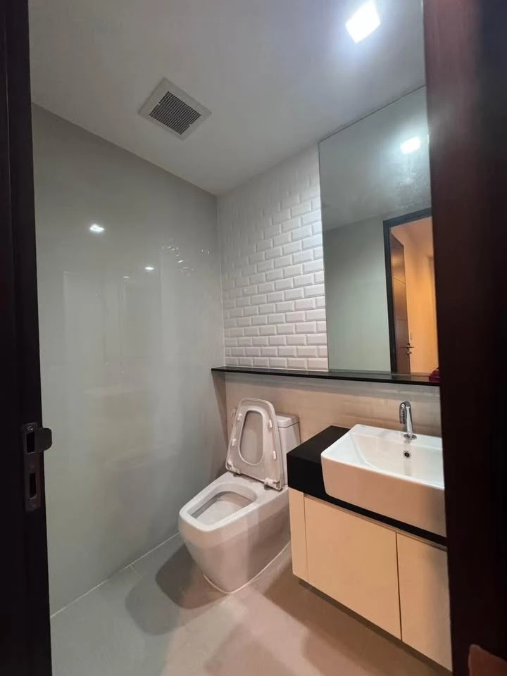 Condo for sale: Wish Signature Midtown Siam, corner room with a nice view to the north, spacious and comfortable, book now before you miss out!!
