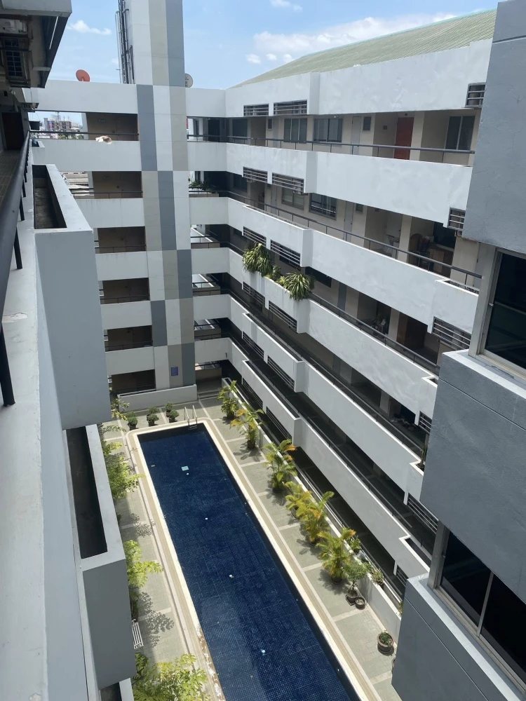 Condo for sale, Garden Court, ready to move in, fully furnished, just bring your bags+++