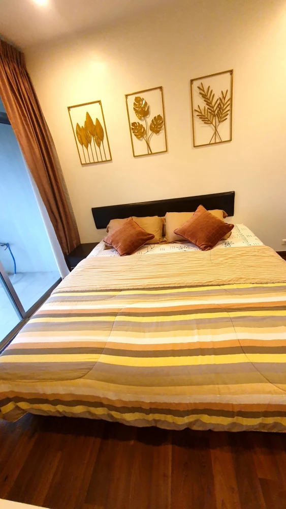 Condo for sale, Chewathai Ratchaprarop. Ready to move in, fully furnished. Spacious and comfortable room. Book now!