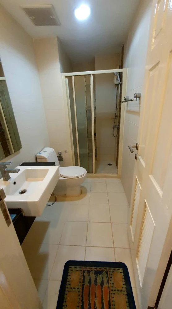 Condo for sale, Chewathai Ratchaprarop. Ready to move in, fully furnished. Spacious and comfortable room. Book now!