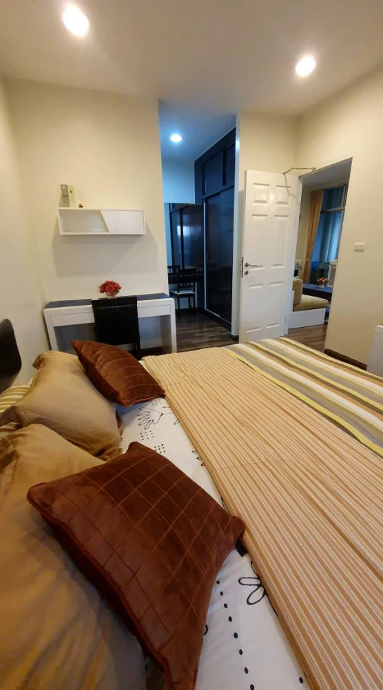 Condo for sale, Chewathai Ratchaprarop. Ready to move in, fully furnished. Spacious and comfortable room. Book now!
