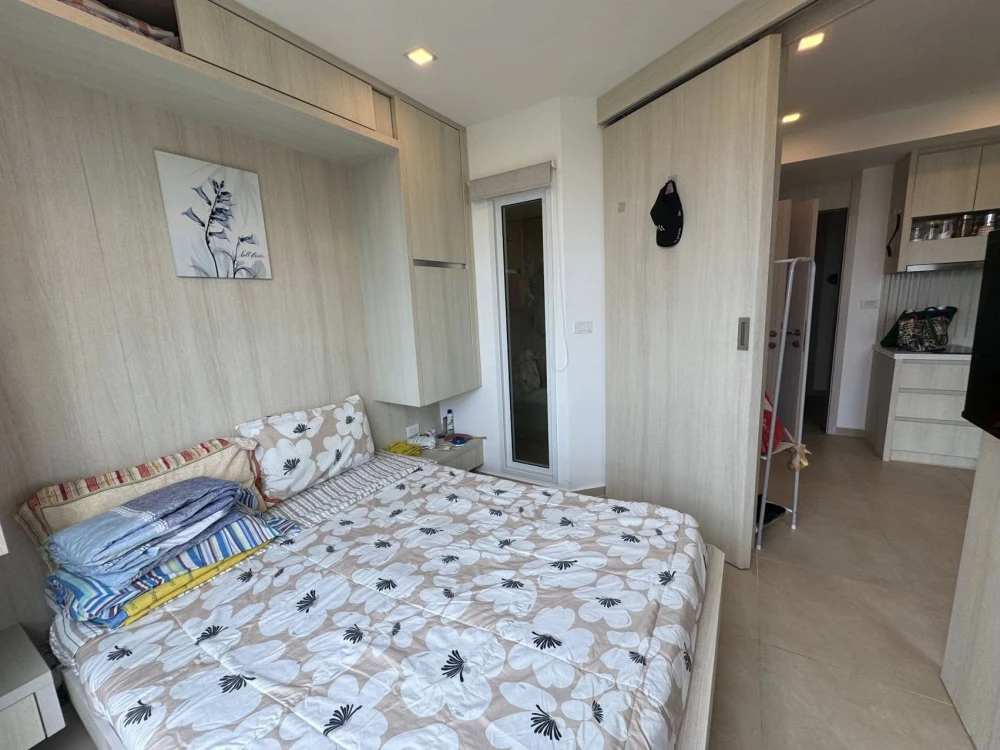 Condo for sale, City Garden Olympus (South Pattaya), 1 bedroom, 1 bathroom, city view, with built-in furniture, must book.