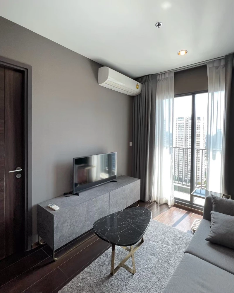 Condo for sale, C Ekkamai. Quality unit, great price. Buy now!!