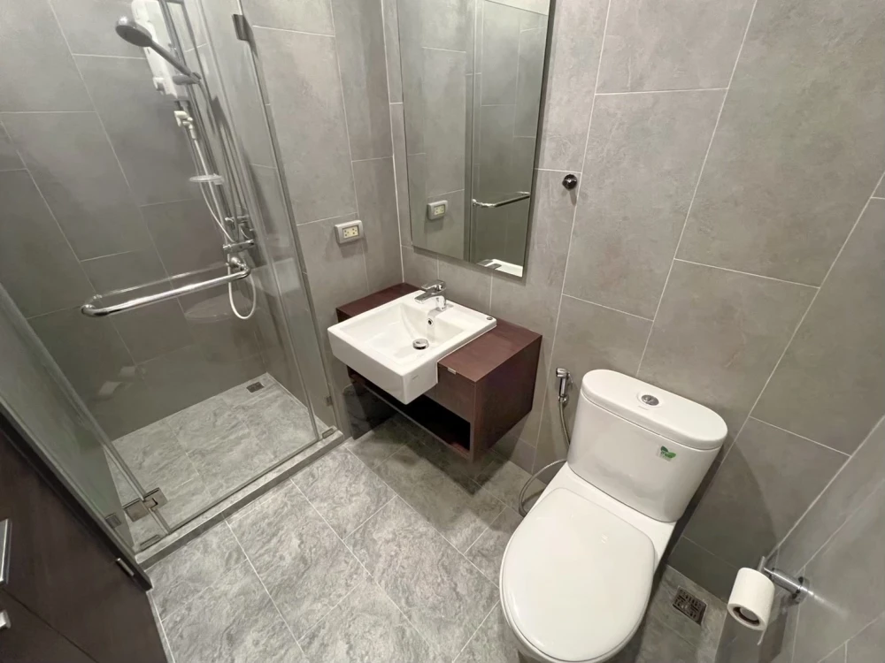 Condo for sale, C Ekkamai. Quality unit, great price. Buy now!!
