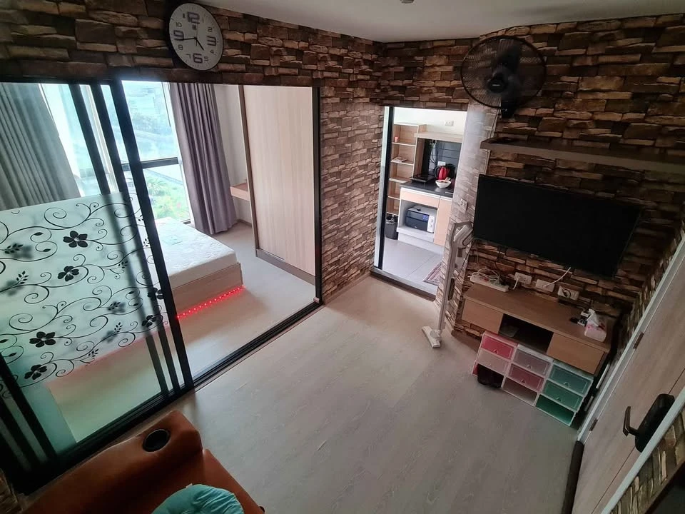 Condo for sale, The Excel Khu Khot, well-separated rooms, wallpapered throughout the room, come and reserve now, don't wait.