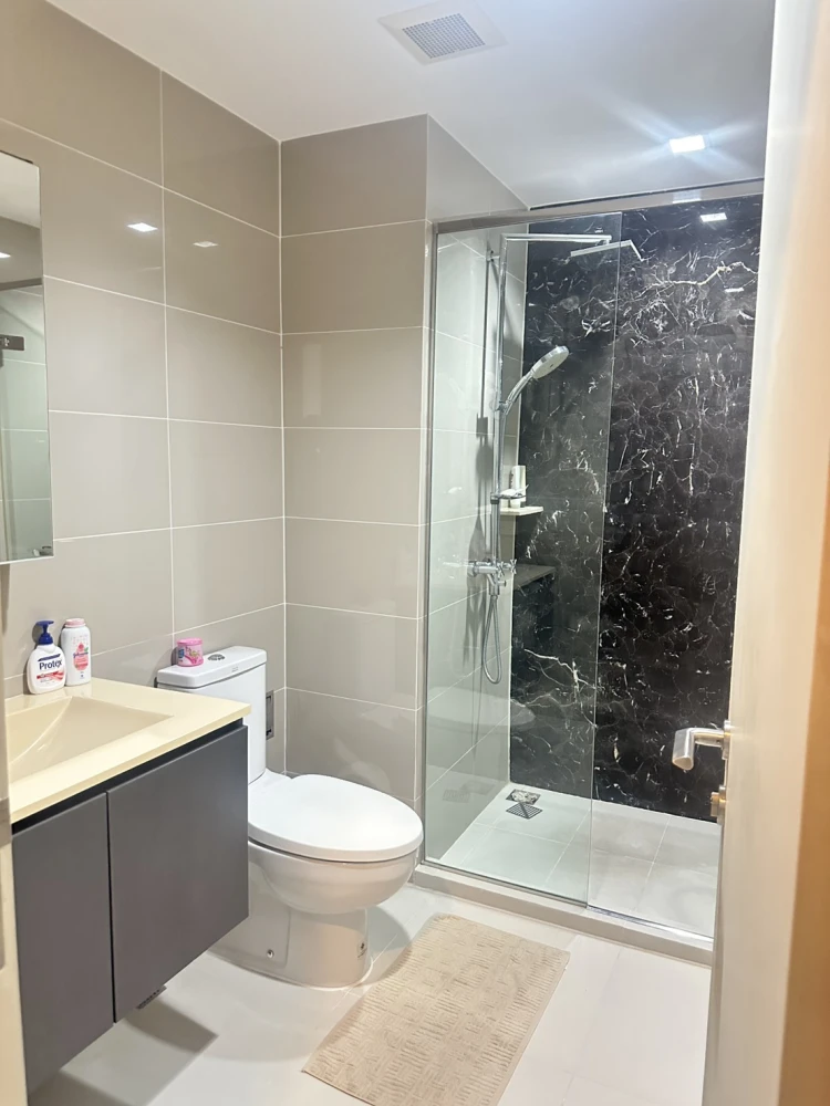 Condo for sale, Nye by Sansiri, complete with furniture and electrical appliances. Book now.