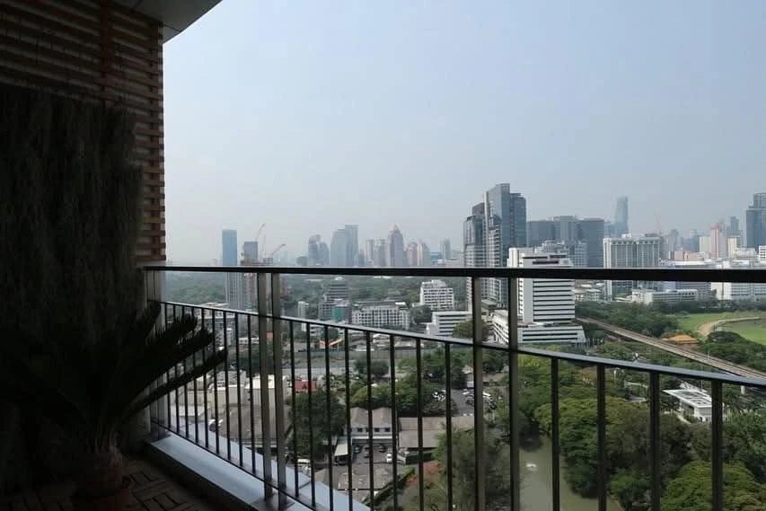 Condo for sale, Baan Ratchaprasong, spacious room, comes with usable space, good price, hurry to reserve now.