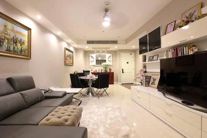 Condo for sale, Baan Ratchaprasong, spacious room, comes with usable space, good price, hurry to reserve now.