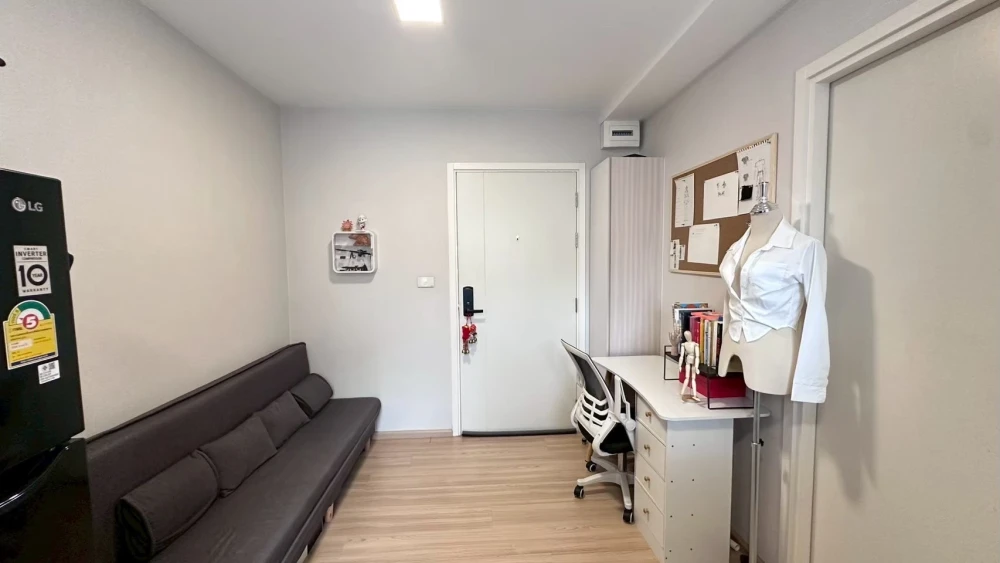 Condo for sale: Plum Condo Mix Chaengwattana. Ready to move in. Nicely built-in bedroom. Reserve now before it's too late+++
