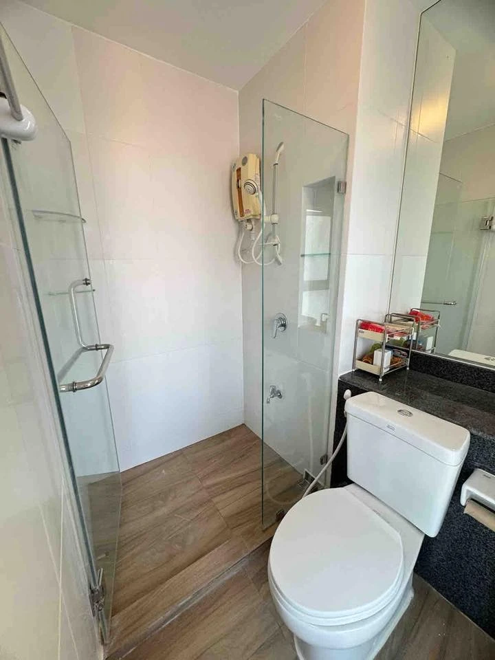 Condo for sale: Parkland Taksin-Tha Phra. Ready to move in, fully furnished and equipped with appliances. Book now!