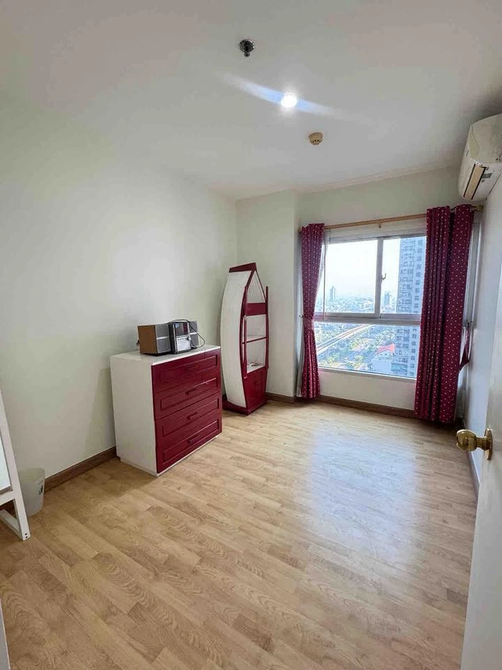Condo for sale: Parkland Taksin-Tha Phra. Ready to move in, fully furnished and equipped with appliances. Book now!