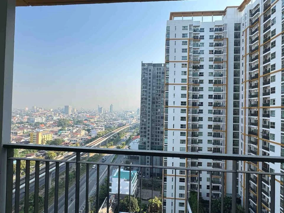 Condo for sale: Parkland Taksin-Tha Phra. Ready to move in, fully furnished and equipped with appliances. Book now!