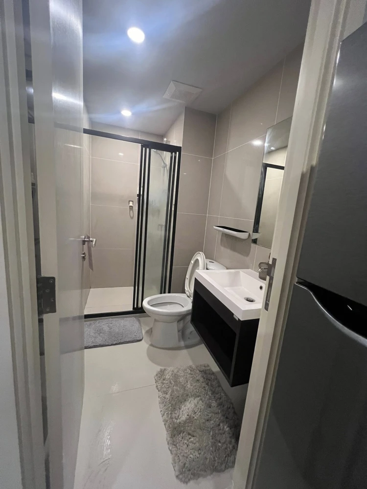 Condo for sale, Monte Rama 9, ready to move in, comes with a very good price. You must not miss it.