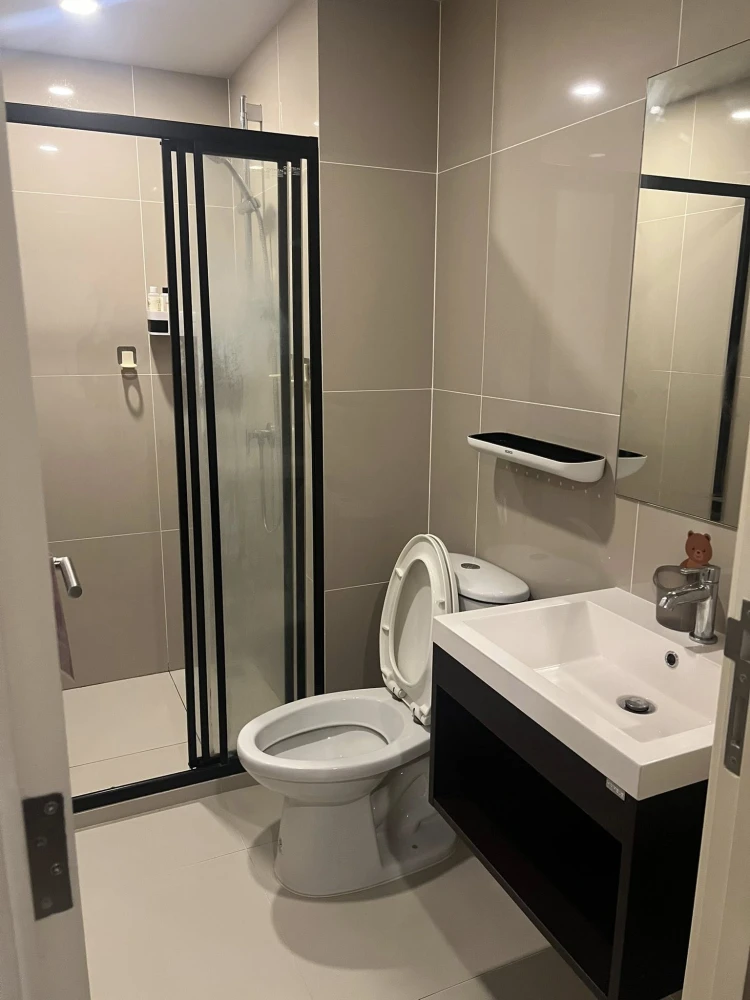 Condo for sale, Monte Rama 9, ready to move in, comes with a very good price. You must not miss it.