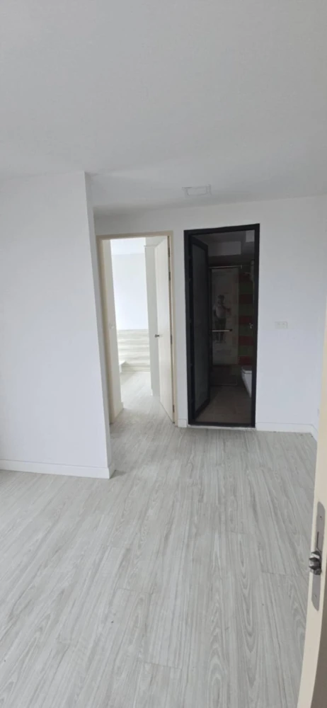 Stylish condo for sale in Sukhumvit-Bangna. Spacious and comfortable room. Reserve now, don't miss out++