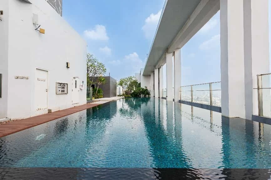 Condo for sale: Rhythm Sathorn – Narathiwat. Great location, attractive price. Buy now!!