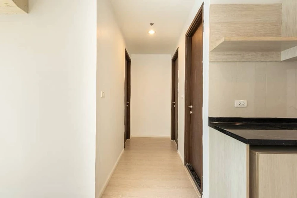 Condo for sale: Rhythm Sathorn - Narathiwat. Corner unit with river view. High floor, good ventilation, private corner unit. Don't miss out!