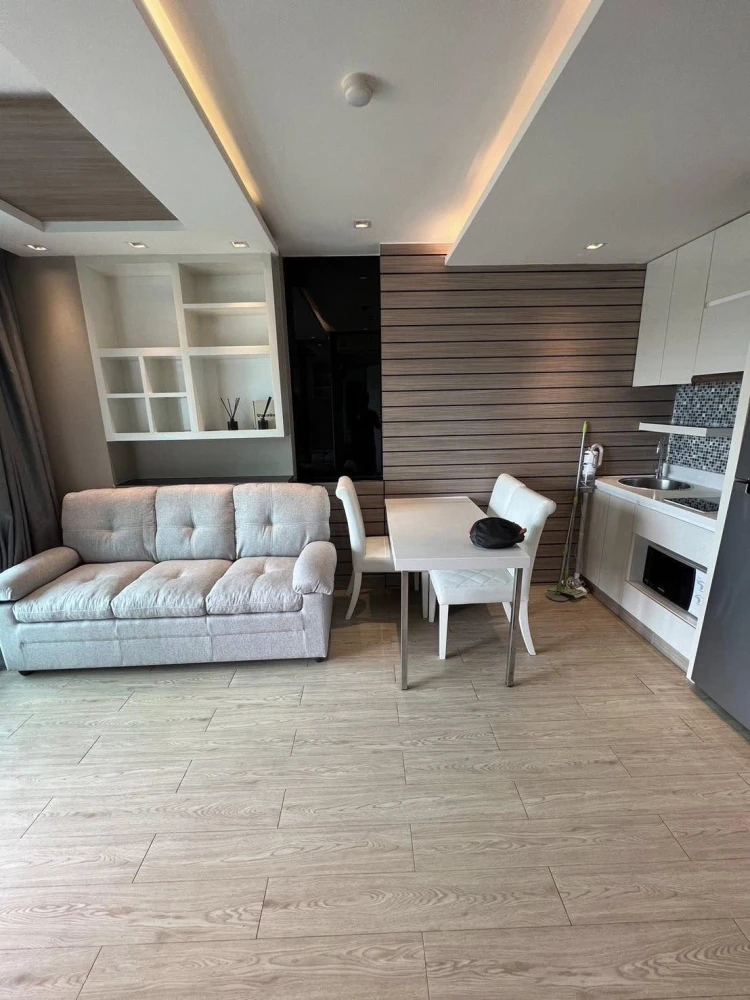 Condo for sale, La Chantia Jomtien, spacious room, ready to move in, fully furnished, just bring your bag, hurry and book before it's gone!