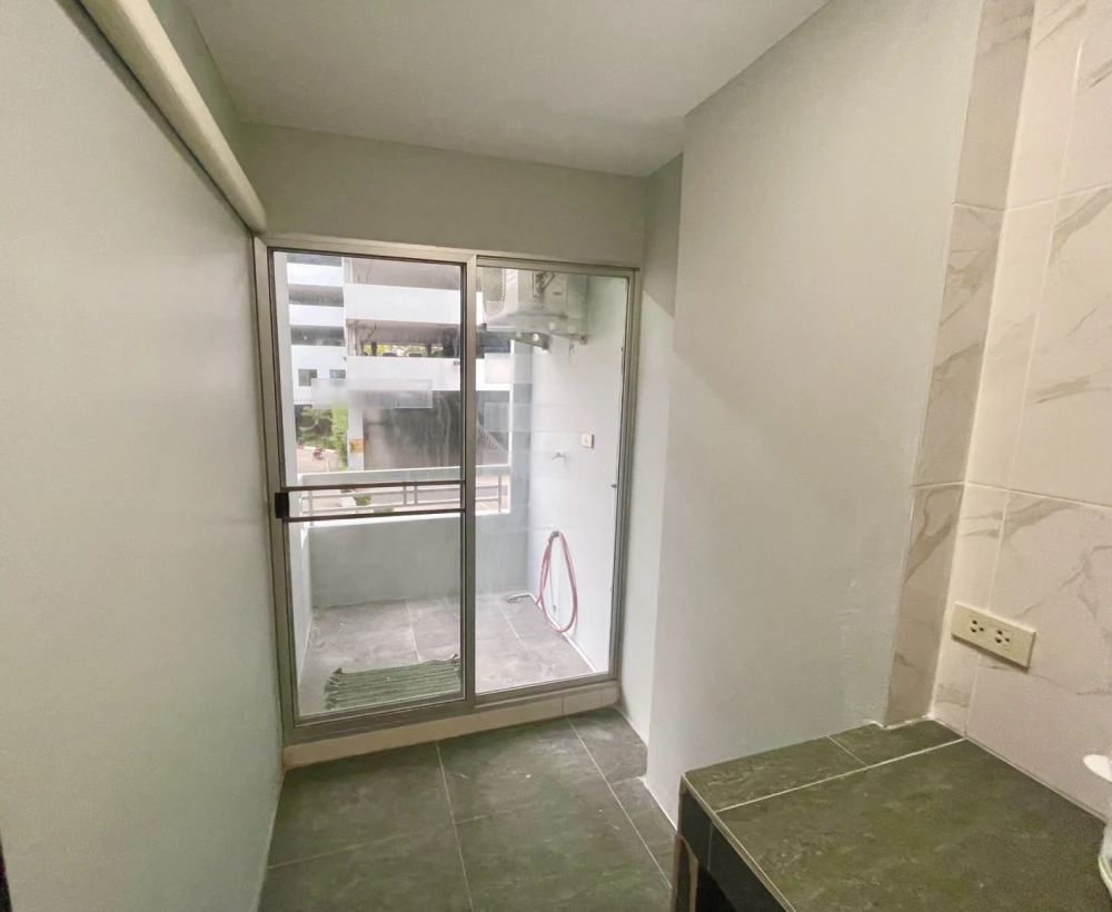 For sale, for rent!! Condo Lumpini Center Sukhumvit 77, 2nd floor, balcony, garden view, fully furnished, ready to move in, don't miss it!!