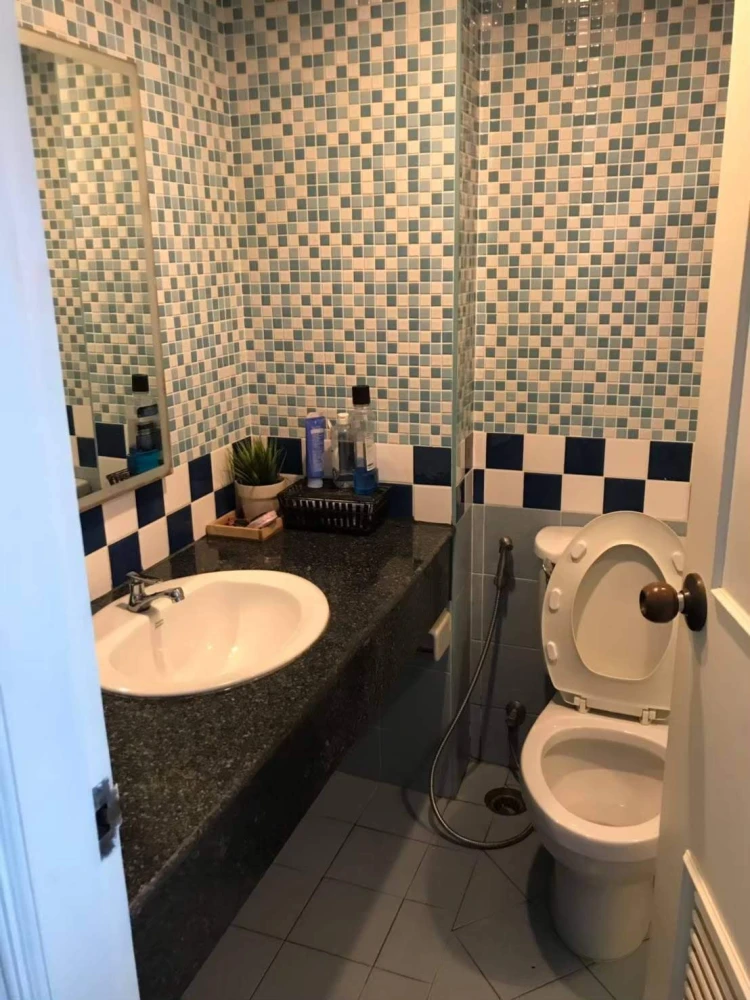 Condo for sale, Lumpini Place Narathiwat 24, separate rooms, well-divided zones, best price, book now.