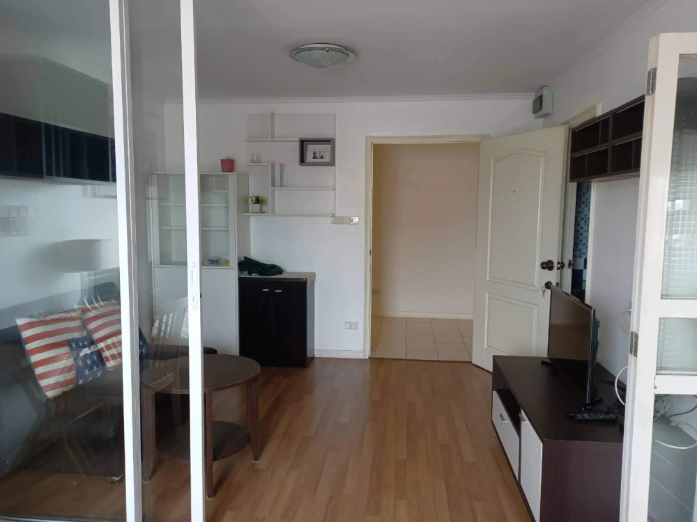 Condo for sale, Lumpini Place Narathiwat 24, separate rooms, well-divided zones, best price, book now.