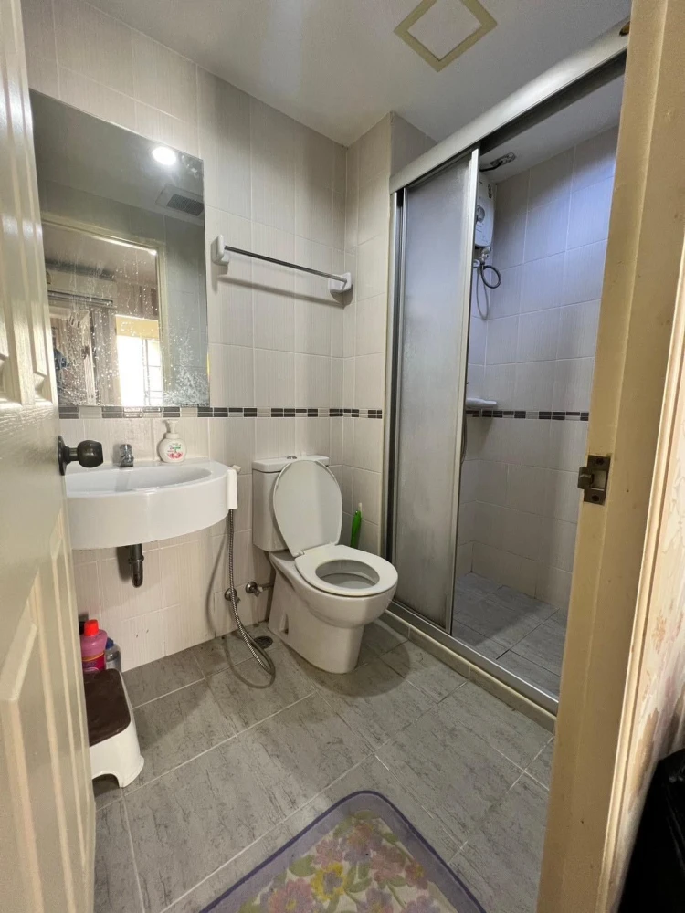 Condo for rent/sale: Lumpini Ville Ramintra-Lak Si, room with good wallpaper, great price, buy now.
