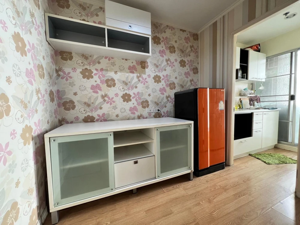Condo for rent/sale: Lumpini Ville Ramintra-Lak Si, room with good wallpaper, great price, buy now.