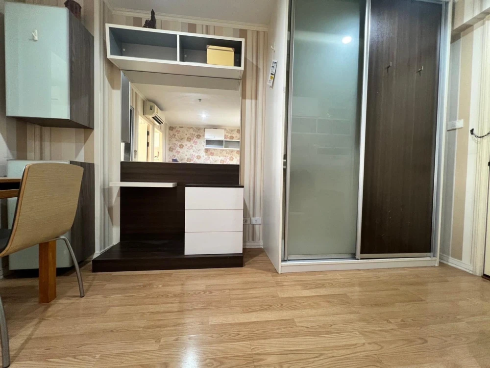 Condo for rent/sale: Lumpini Ville Ramintra-Lak Si, room with good wallpaper, great price, buy now.