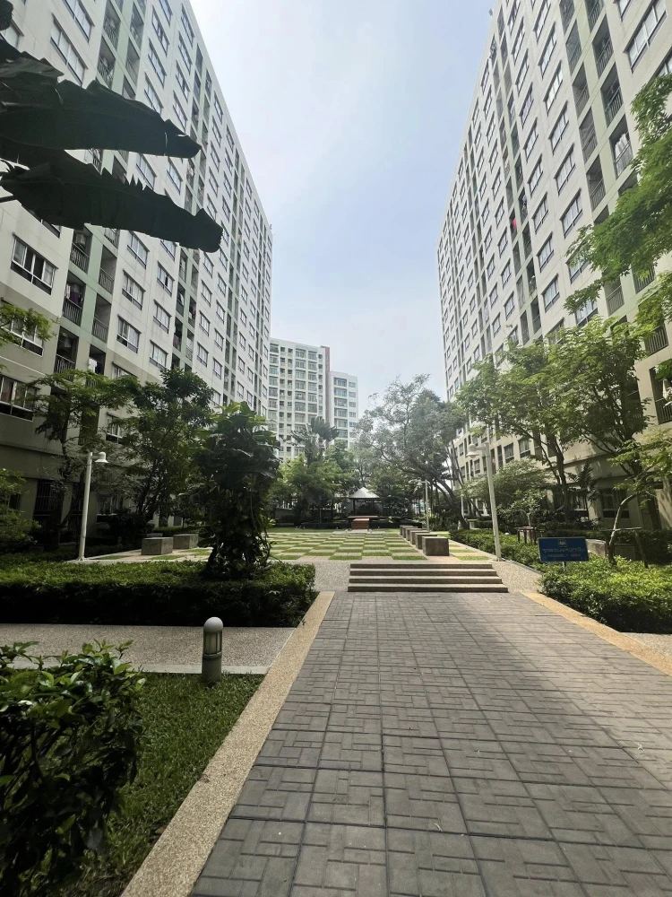 Condo for rent/sale: Lumpini Ville Ramintra-Lak Si, room with good wallpaper, great price, buy now.