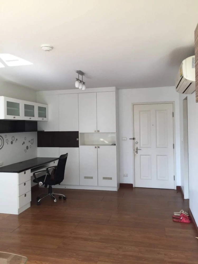 Condo for sale, One Ladprao 28, corner room, 1 bedroom with walk-in closet, fully furnished, just bring your bags and move in.