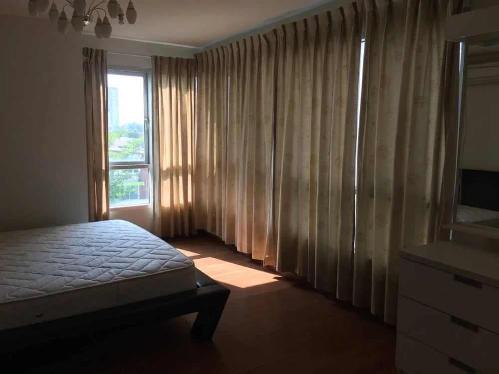 Condo for sale, One Ladprao 28, corner room, 1 bedroom with walk-in closet, fully furnished, just bring your bags and move in.