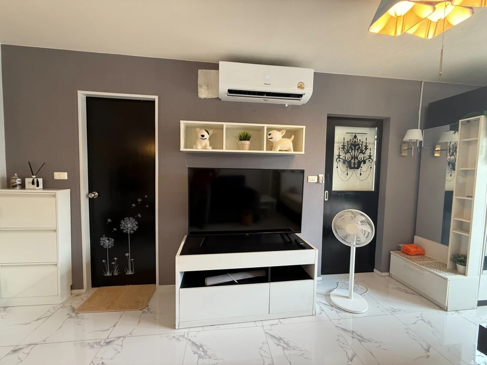 Condo for sale, One X Sathorn-Narathiwat. Check out the great price!