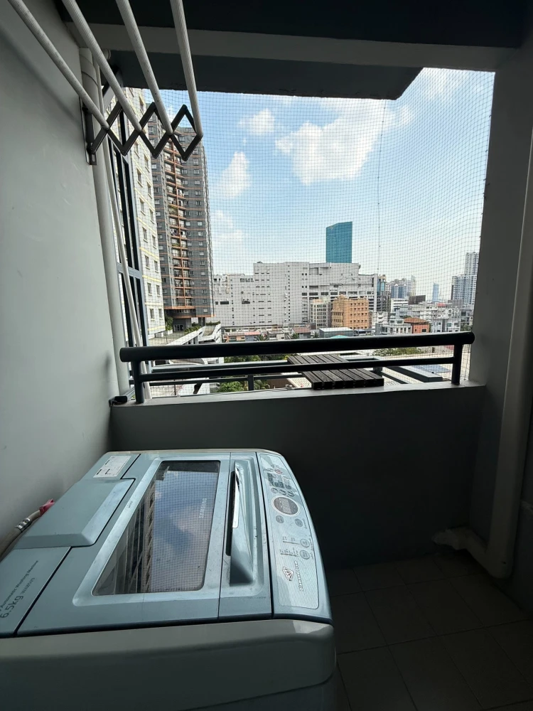 Condo for sale, One X Sathorn-Narathiwat. Check out the great price!
