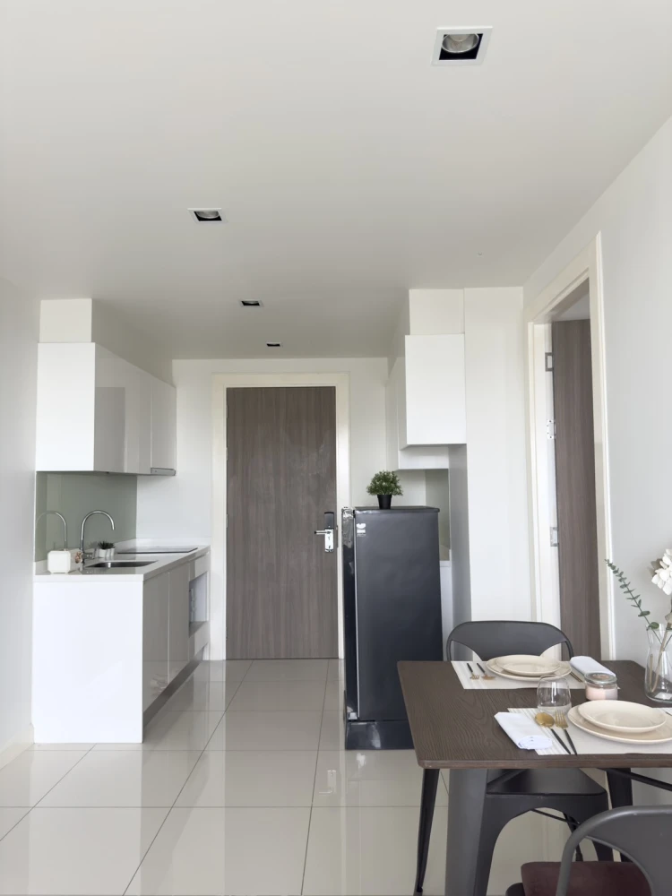 Condo for sale with sea view. Ready to move in, fully furnished, spacious room. Book now before it's too late!!!