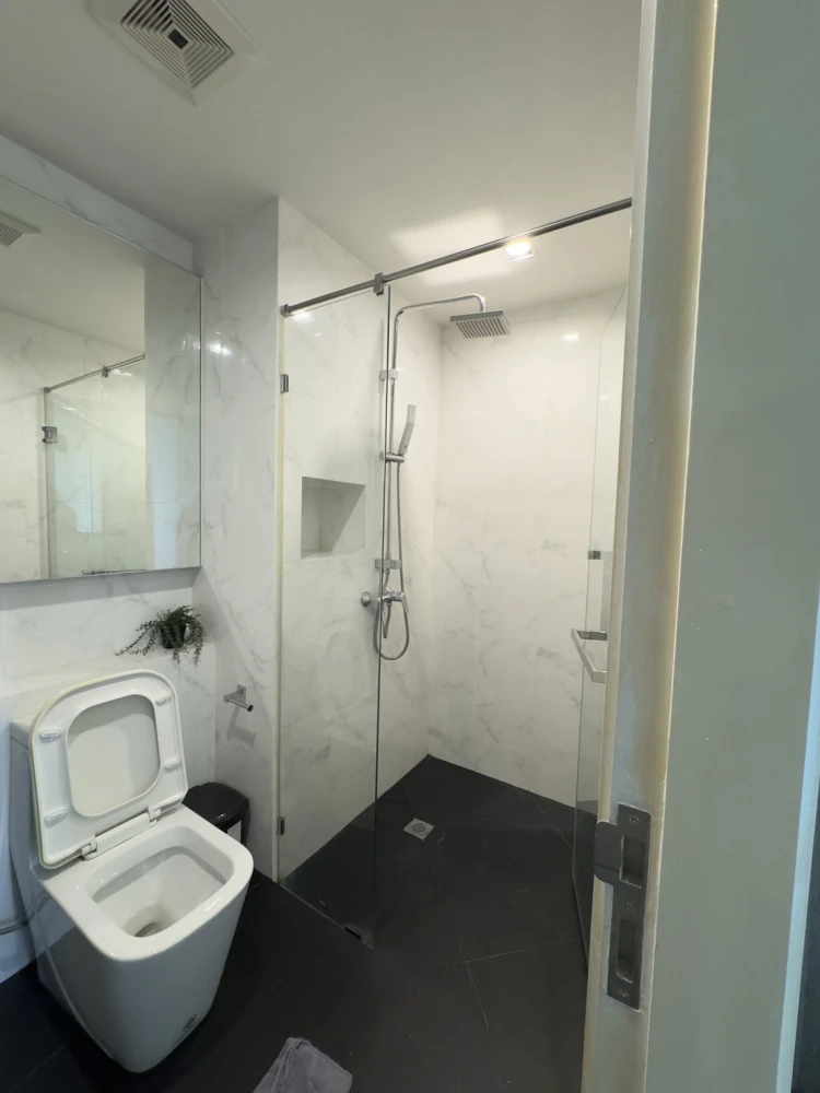 Condo for sale with sea view. Ready to move in, fully furnished, spacious room. Book now before it's too late!!!