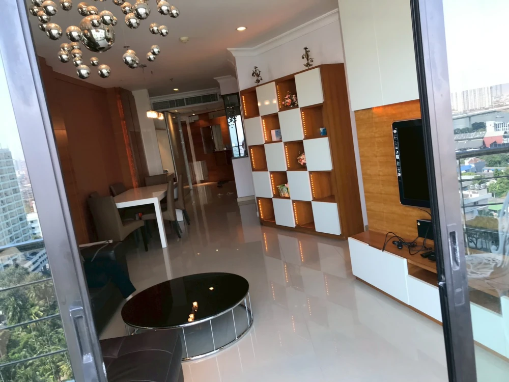 For Sale: Supalai Casa Riva Condo – Spacious, Beautiful & Clean Room