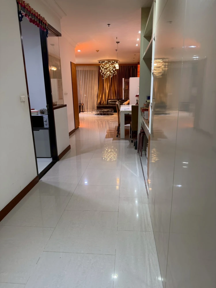 For Sale: Supalai Casa Riva Condo – Spacious, Beautiful & Clean Room