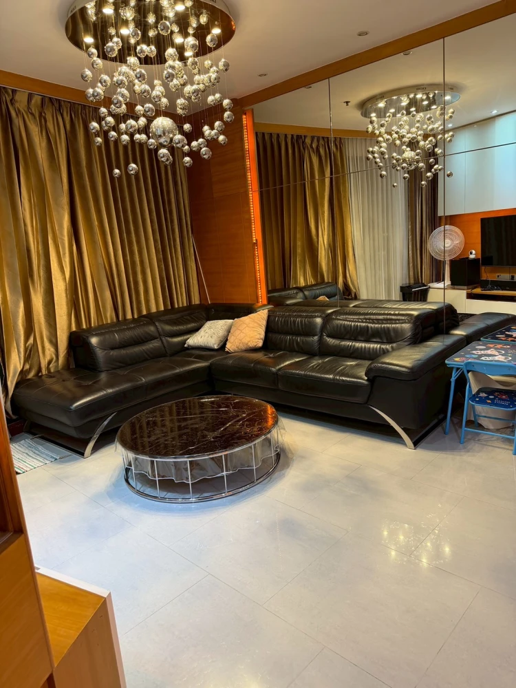 For Sale: Supalai Casa Riva Condo – Spacious, Beautiful & Clean Room