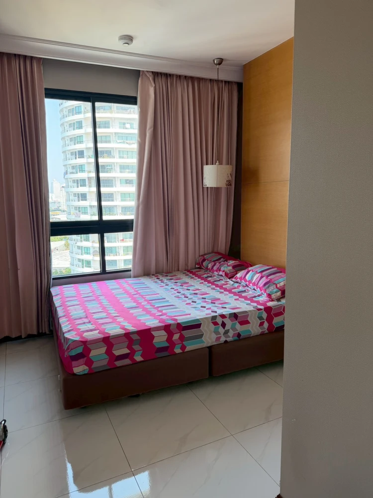 For Sale: Supalai Casa Riva Condo – Spacious, Beautiful & Clean Room