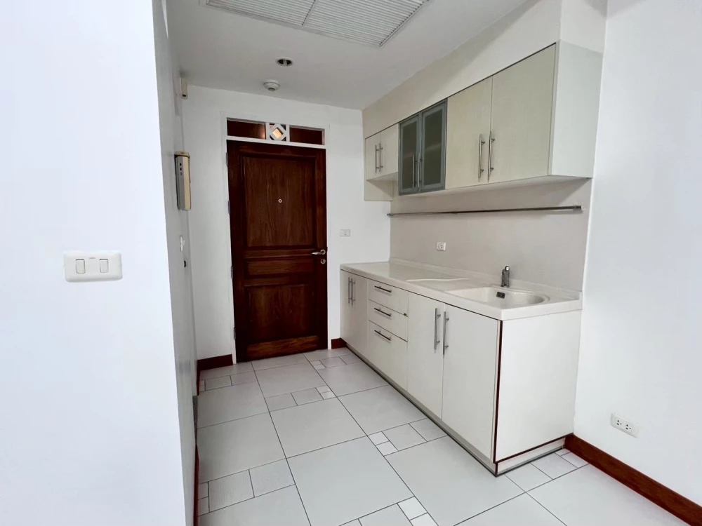 Condo for sale: Supalai River Place, 21st floor, Chao Phraya River view, Asiatique side, great price, you can't miss it!