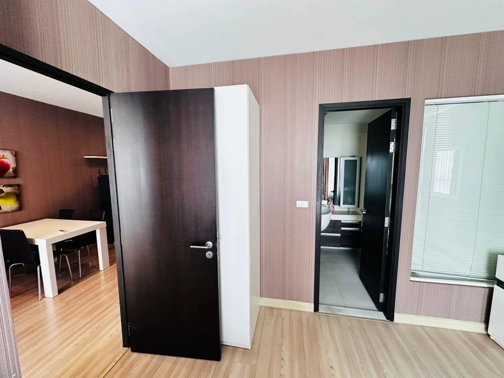 Condo for sale, Skywalk and Wells Residence, 21st floor, very high, fully furnished, ready to move in, reserve now!!