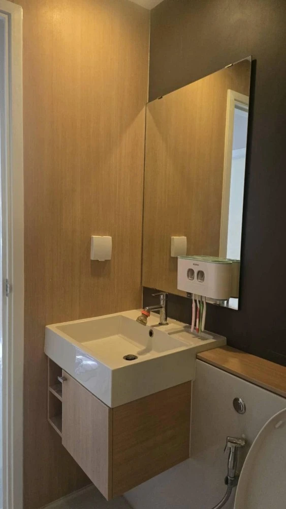 Condo for sale, Skyline Ratchaprarop, 21st floor, Chao Phraya River view, has a balcony, can be the owner now.